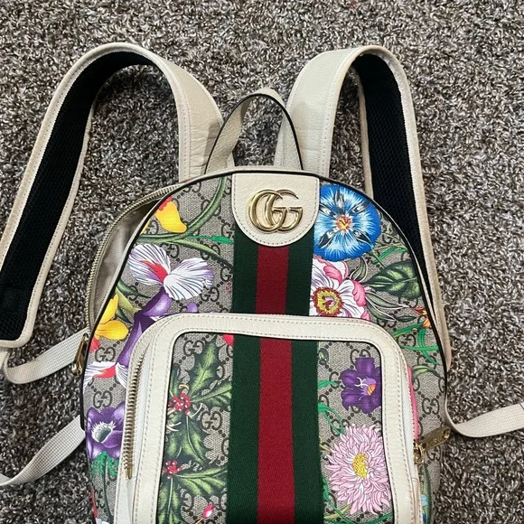 Gucci Beige Backpack with Colorful Floral Accents GUCCI Blooms GG Supreme Monogram Backpack Beige | DDH main image 3